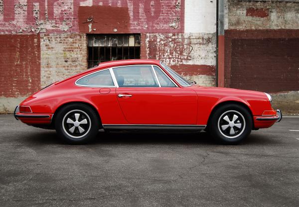1972 Porsche 911 T seen from the right side