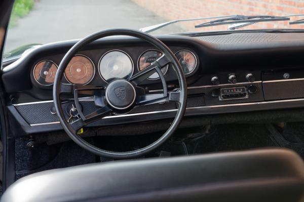 1967 Porsche 911 S Targa interior